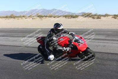 media/Dec-01-2025-Moto Forza (Mon) [[2daa91e15f]]/3-Beginner Group/Session 4 (Turn 10 Inside)/